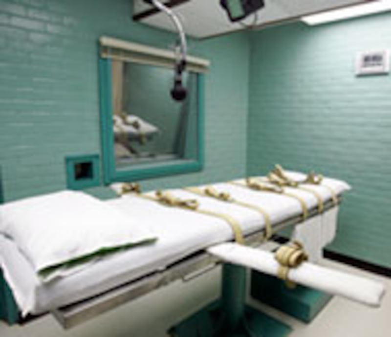 articles/2009/10/23/doctors-in-the-death-chamber/crair-death-chamber_57388_e6vme6