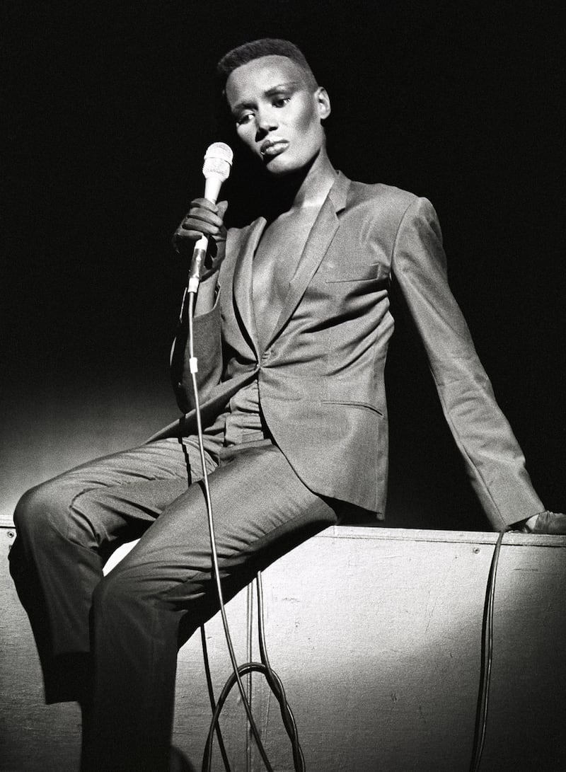 galleries/2013/12/24/from-julia-roberts-to-meryl-streep-the-best-80s-power-suits-photos/131223-power-suits13_v0kz9w