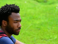 articles/2016/09/06/with-atlanta-donald-glover-wants-to-make-people-feel-black/160905-wilstein-donald-glover-tease_yyyt4o