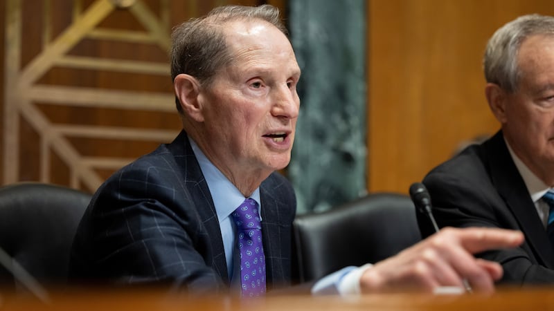 Sen. Ron Wyden (D-OR), the Senate Finance Committee's ranking member, questions Dr. Oz.