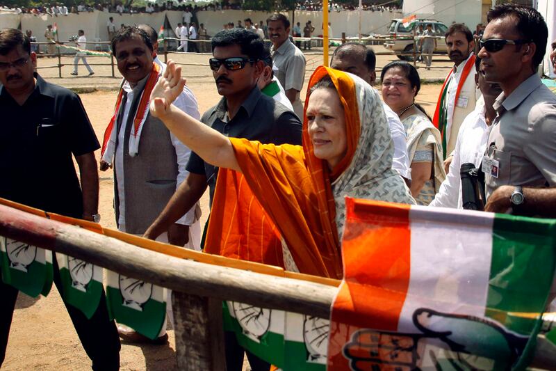 articles/2012/10/05/the-absurd-case-against-sonia-gandhi/allegations-sonia-gandhi-dsouza_lstdqg