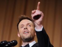 articles/2014/05/05/the-white-house-correspondents-dinner-shows-conservatives-can-t-take-a-joke/140505-whcd-obeidallah-tease_qdjddg