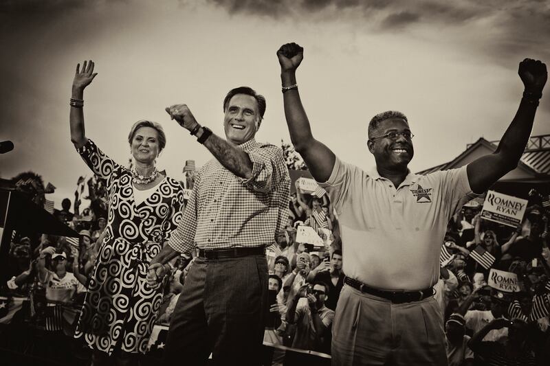 galleries/2012/10/10/charles-ommanney-stumps-with-mitt-romney-in-florida-photos/mitt-romney-in-florida-charles-ommanney-photos-09_ymqrm1