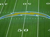 2021-08-23T030434Z_1740164497_MT1USATODAY16610707_RTRMADP_3_NFL-SAN-FRANCISCO-49ERS-AT-LOS-ANGELES-CHARGERS_xfnhiz