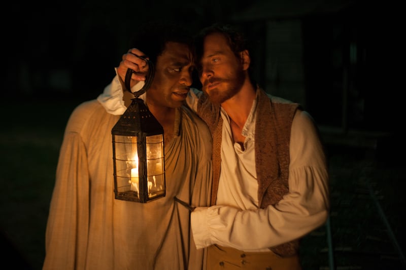 articles/2013/08/31/12-years-a-slave-starring-chiwetel-ejiofor-and-michael-fassbender-is-mesmerizing/130831-12-years-slave-stern-tease_cllens
