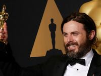 cheats/2017/03/01/casey-affleck-still-proud-of-his-oscar-win-despite-controversy/170301-casey-affleck-cheat_z8toz6