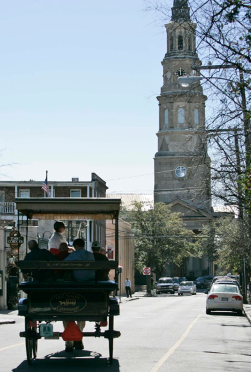 galleries/2011/10/31/america-s-30-brokest-cities-photos/brokest-cities-22-charleston_uzbifi