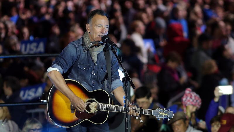 cheats/2017/01/02/bruce-springsteen-doubts-trump-s-competence/170102-bruce-springsteen-trump-wtf-cheat_ensbzd