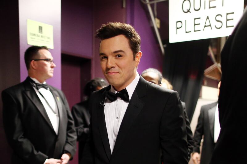 articles/2013/02/25/gloria-allred-seth-macfarlane-s-a-boob/130225-seth-mcfarlane-grove-tease_y4kjke