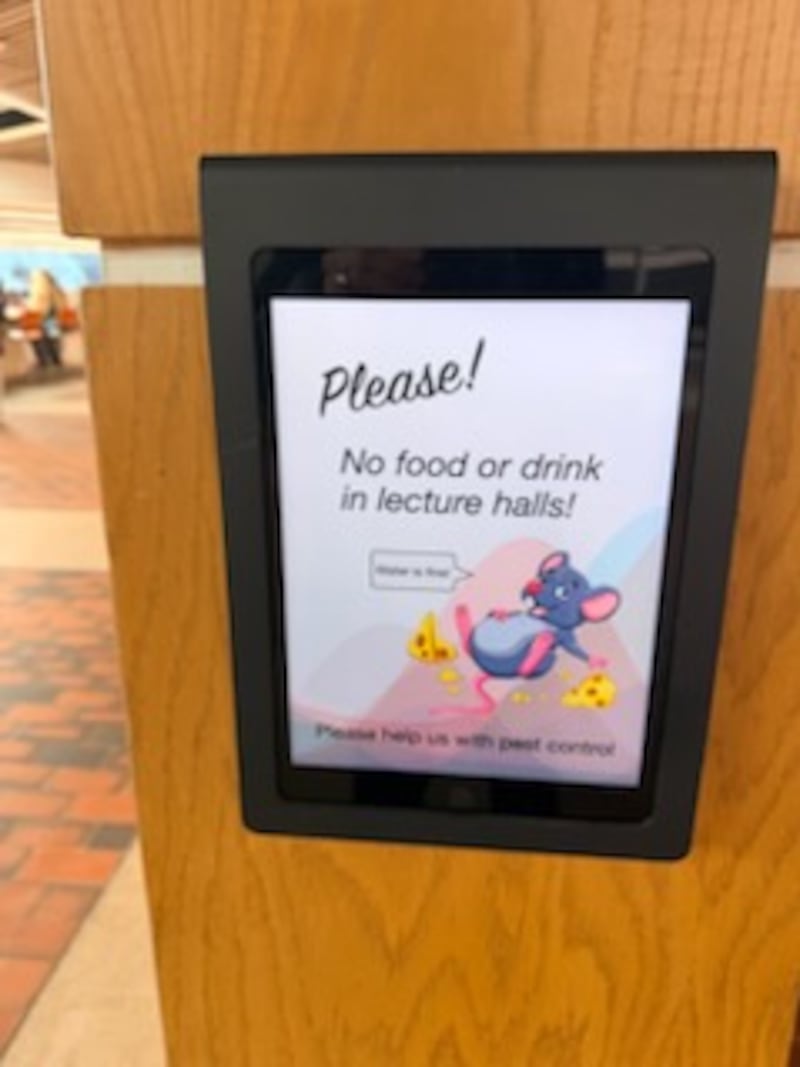 Warning against food and drink in the lecture hall