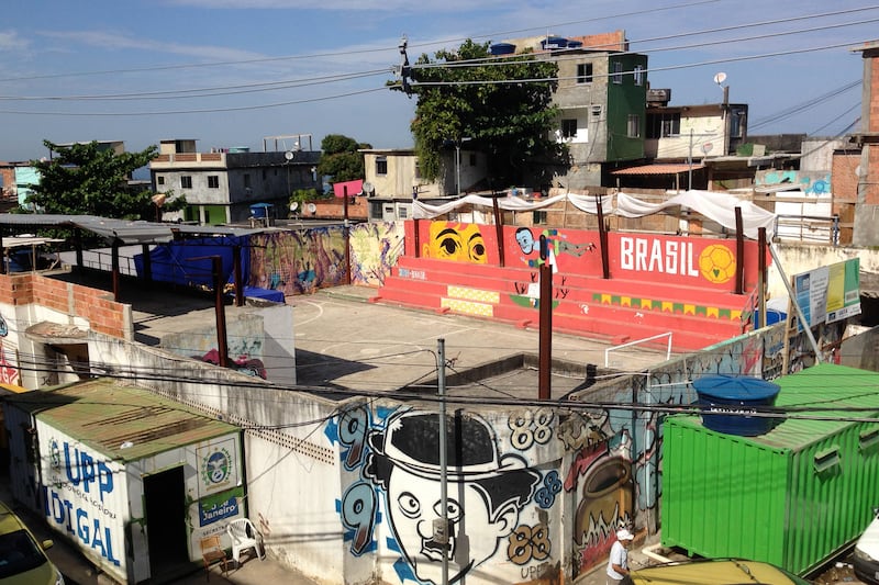 articles/2014/06/18/rio-s-real-life-slumdog-millionaires/140616-presser-vidigal-embed1_vcqlqh