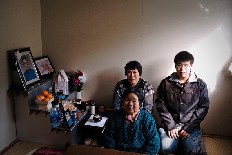articles/2013/03/11/fukushima-nuclear-cleanup-bogged-down-in-bureaucracy-could-take-decades/130310-fukushima-samuels-tease_rgiehb