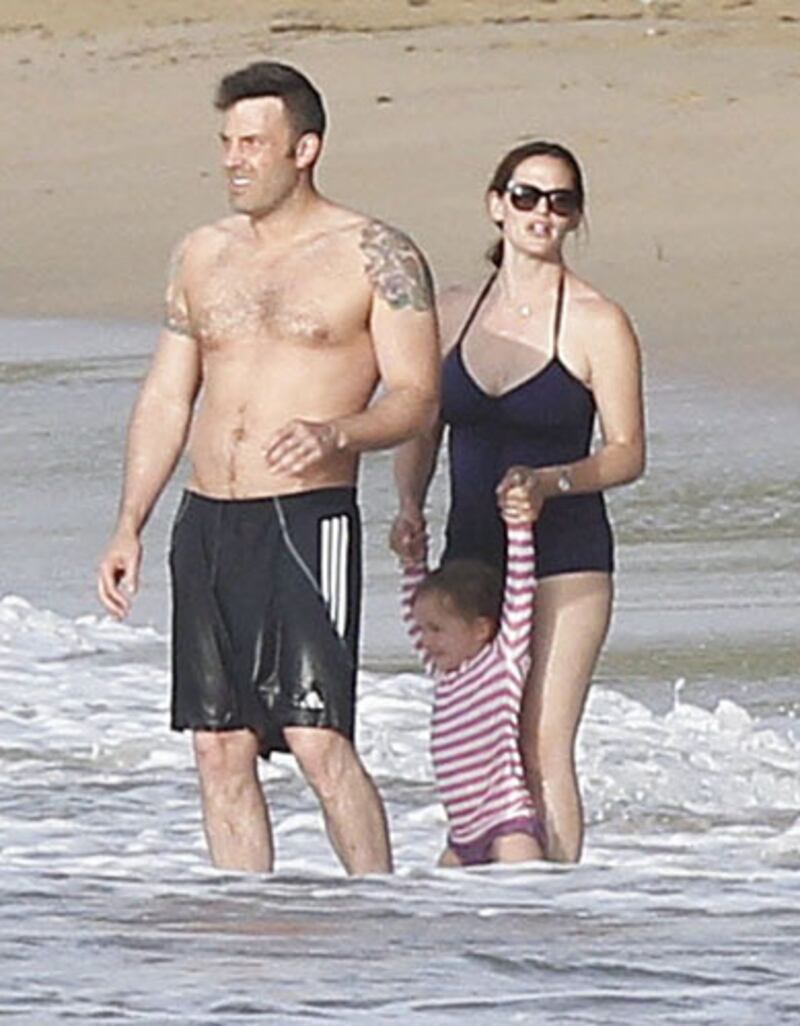 galleries/2012/08/27/summer-of-celebrity-skin-prince-harry-britney-spears-more-photos/affleck-summer-of-skin_rcnlfz