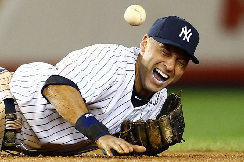 articles/2012/10/16/bissinger-praying-that-derek-jeter-baseball-s-classiest-act-returns-to-the-game/bissinger-jeter-classiest-embed_egjltf