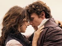 George MacKay and Daisy Edgar-Jones in Sense and Sensibility
