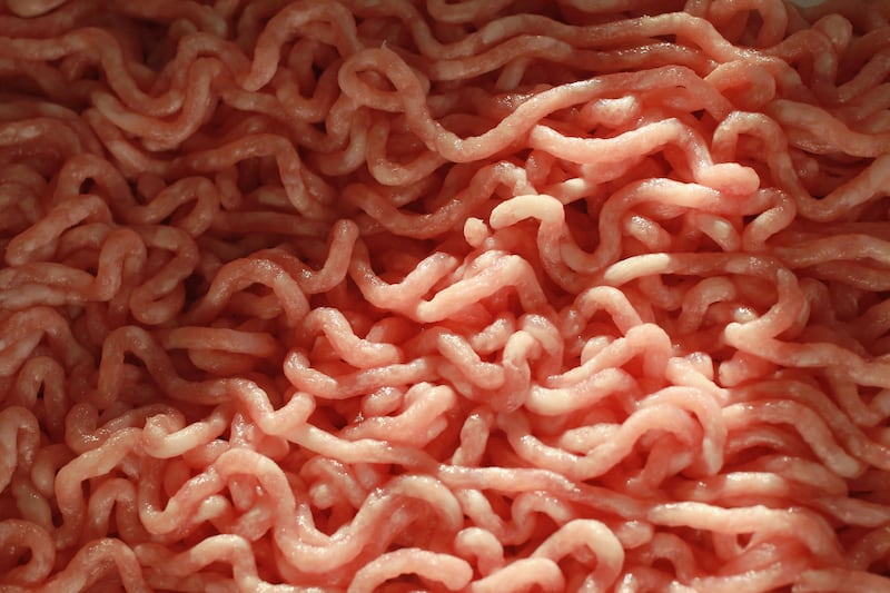 articles/2013/03/16/be-afraid-of-your-food-an-epidemiologist-s-sensible-advice/130315-kludt-afraid-food-tease_rdmgrv