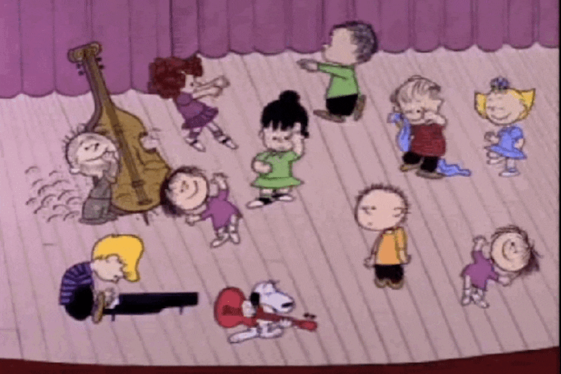 charlie-brown-christmas-stage_xf2w8j