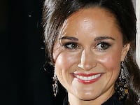 articles/2013/03/11/now-pippa-snogs-her-new-squeeze-on-the-slopes/130219-pippa-boyfriend-happy-cheat_vdtzo3