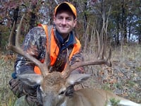 articles/2012/08/16/paul-ryan-s-bow-hunting-bump/ron-paul-hunter-dana_djyxdb