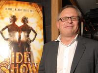 articles/2014/11/18/can-bill-condon-s-freak-show-conquer-broadway/141117-teeman-condon-tease_mupbxf