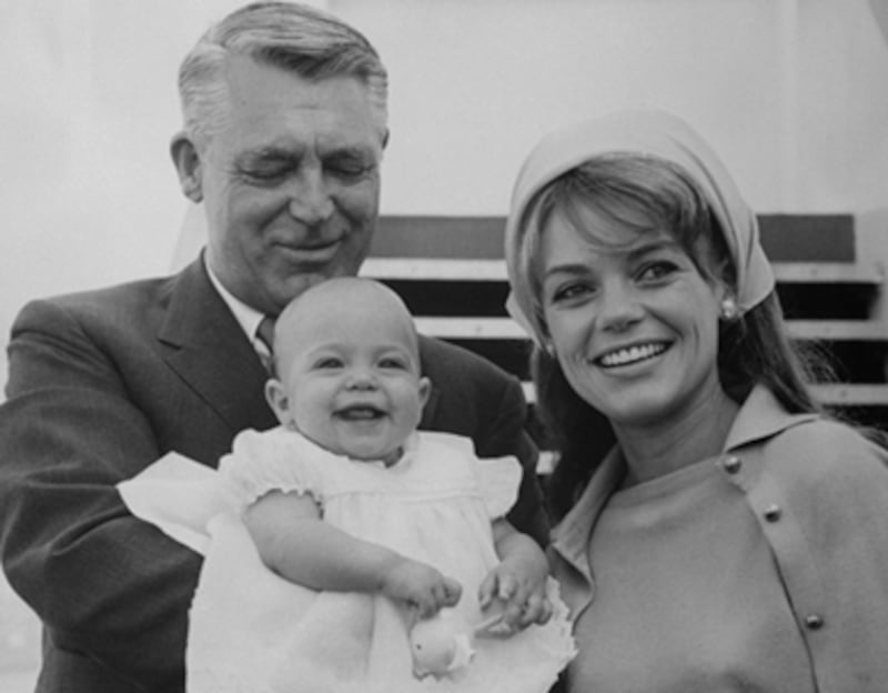 articles/2011/05/03/jennifer-grants-memoir-good-stuff-about-cary-grant/jones-cary-grant-daughter_177721_xl5mnl