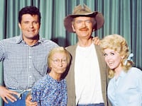 articles/2017/04/04/country-folk-aren-t-perfect-but-no-coastal-liberals-trump-is-not-their-fault/170403-tirado-eulogy-hillbillies-tease_in2tid