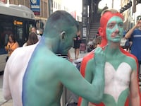 articles/2014/09/16/naked-on-a-new-york-street-for-art/140915-shire-photo-tease_cor8tq