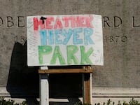 2017-08-19T004456Z_1991338976_RC1D2339DF20_RTRMADP_3_USA-PROTESTS-STATUES_bpgnis