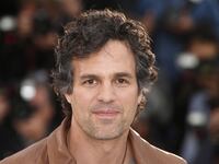 articles/2015/06/17/real-talk-with-mark-ruffalo-on-manic-depression-bernie-sanders-and-sexism/150616-stern-mark-ruffalo-tease_fhldps