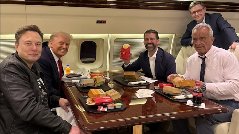 RFK Jr. had no other food choices on the flight with Donald Trump's plane.