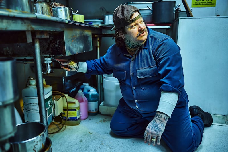 Matty Matheson plays handyman Neil Fak on "The Bear"