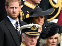 2022-09-19T190208Z_1475852092_RC2CKW9HHDDH_RTRMADP_3_BRITAIN-ROYALS-QUEEN_i72iaf