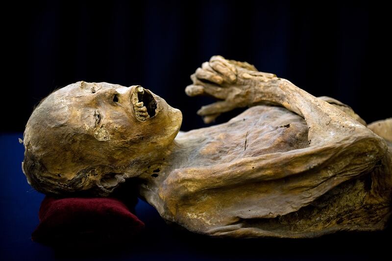 articles/2013/10/10/the-grisly-mummy-museum-in-guanajuato-mexico/131009-strochlic-mexico-mummies-tease_fxrlyp