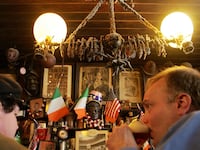 articles/2016/11/04/the-wartime-traditions-of-mcsorley-s-old-ale-house/161103-rothbaum-mcsorleys-tease_eouckc