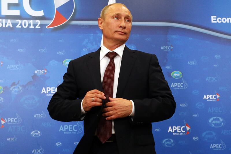 articles/2012/10/20/russia-angles-for-more-mideast-influence-by-selling-arms-to-iraq-and-buying-its-oil/nemtsova-oil-iraq-putin-tease_n78hcm