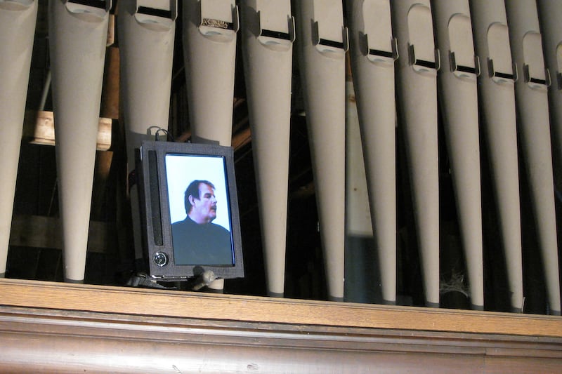 articles/2013/12/10/church-birdsong-by-david-blatherwick-is-the-daily-pic-by-blake-gopnik/birds-daily-pic_khak8d