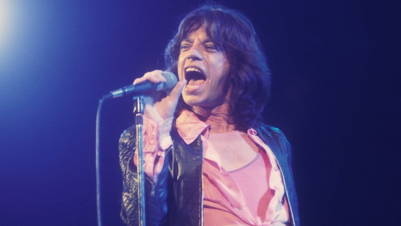 (MANDATORY CREDIT Watal Asanuma/Shinko Music/Getty Images) Mick Jagger of The Rolling Stones performs on stage at Earls Court, London, UK on 25th May 1976. (Photo by Watal Asanuma/Shinko Music/Getty Images)