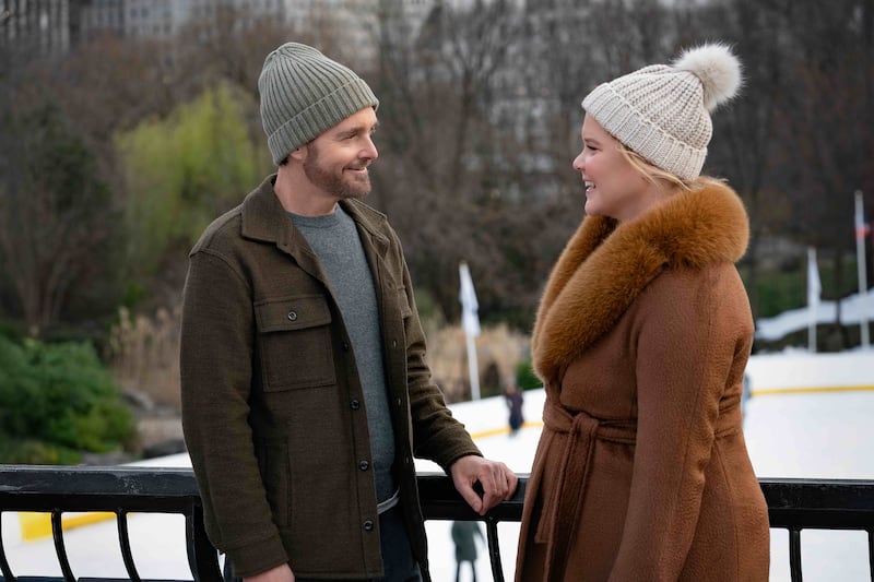 Will Forte as Josh and Amy Schumer as Lainy in Kinda Pregnant.