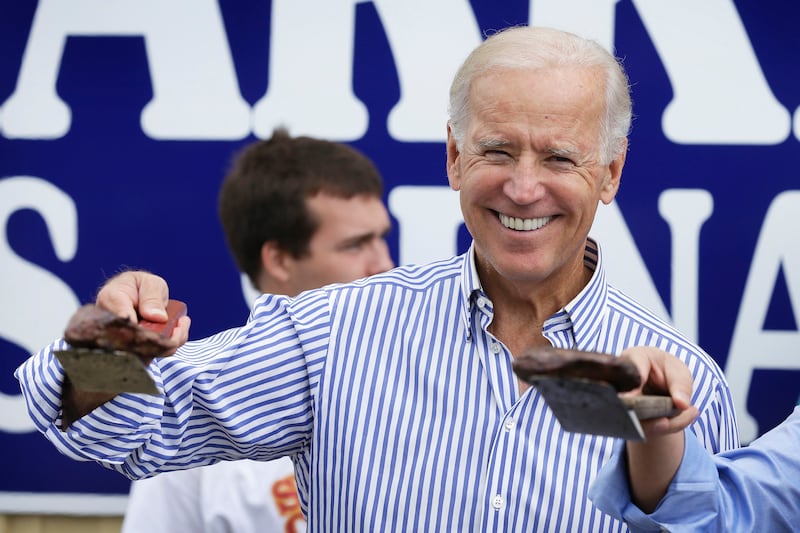 articles/2013/09/16/biden-serves-up-2016-speculation-with-a-side-of-steak/130915-biden-steak-fry-tease_k9layb
