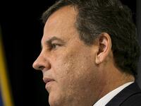 articles/2015/06/23/chris-christie-finally-figures-out-the-confederate-flag-is-divisive/150623-nuzzi-christie-flag-tease_gog6kx