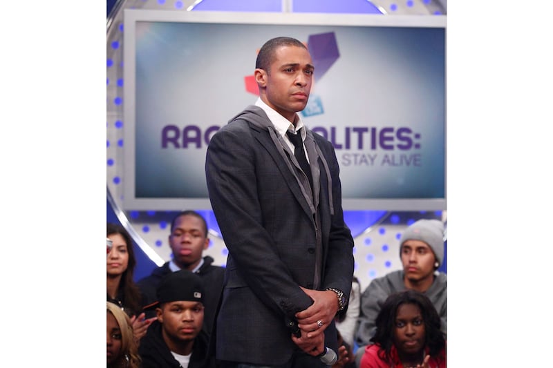 articles/2012/08/11/t-j-holmes-i-shouldn-t-have-tweeted-about-driving-while-black/samuels-tj-holmes-twit-embed_c9hbx5