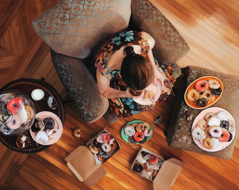 articles/2014/05/27/an-artist-explores-the-complicated-relationship-between-women-and-food/140526-cunningham-lee-price-embed2_psnolp