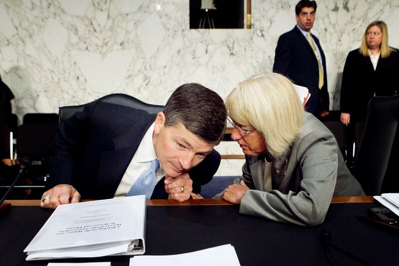 articles/2011/10/26/congressional-super-committee-on-debt-keeps-plans-if-any-a-secret/the-silent-committee-murphy_hxojcl