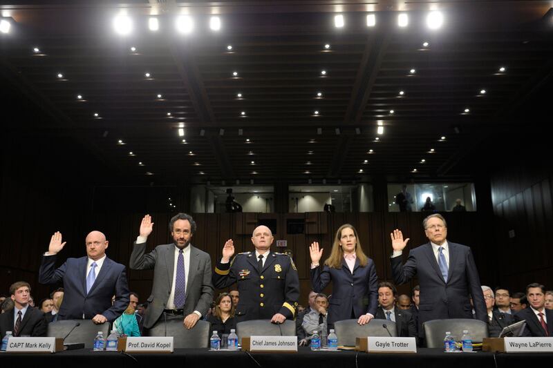 articles/2013/01/30/senate-hearing-on-gun-violence-live-updates/130130-gun-control-hearing-haglage-embed_epsutk