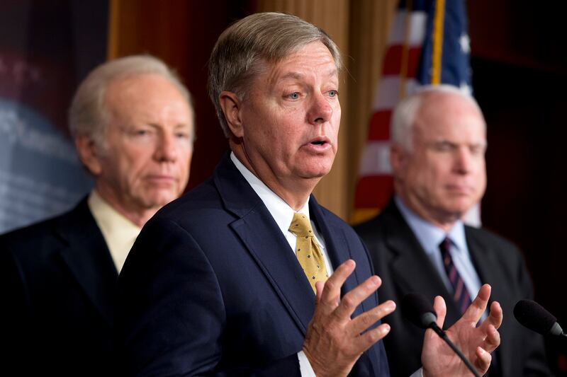articles/2012/12/13/how-republicans-are-duping-members-of-their-own-party/tomasky-republican-diconnect-tease_l5xt7o