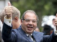 articles/2015/06/09/american-pharoah-s-owner-had-gambling-woes-before-the-triple-crown/150608-daly-horse-owner-tease_par2ch