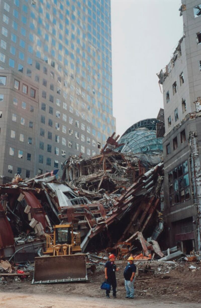 galleries/2011/08/29/joel-meyerowitz-s-ground-zero/joel-meyerowitz-ground-zero-3_ixnfew