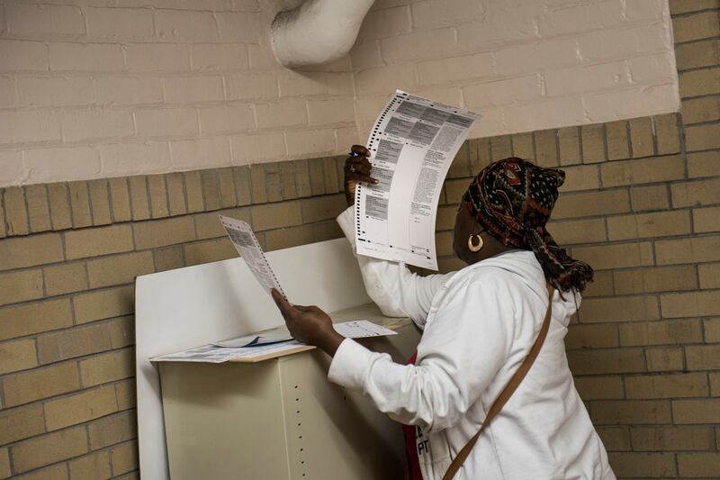 articles/2012/11/06/nightmare-scenario-ohio-s-provisional-ballots-may-be-2012-s-hanging-chads/avlon-ohio-provisional-ballots-tease-embed_ybpbx8