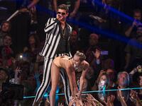 articles/2013/12/24/the-biggest-surprises-and-disappointments-in-2013/131223-leon-surprises-disappointments_dlsjra