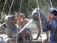 articles/2012/08/28/israeli-democracy-rises-to-the-occasion/kids-water-openz_yuj3j2